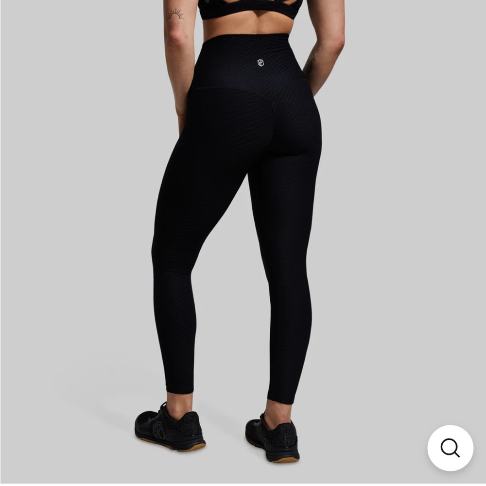 Born Primitive leggings M Med Medium w/scrunch butt